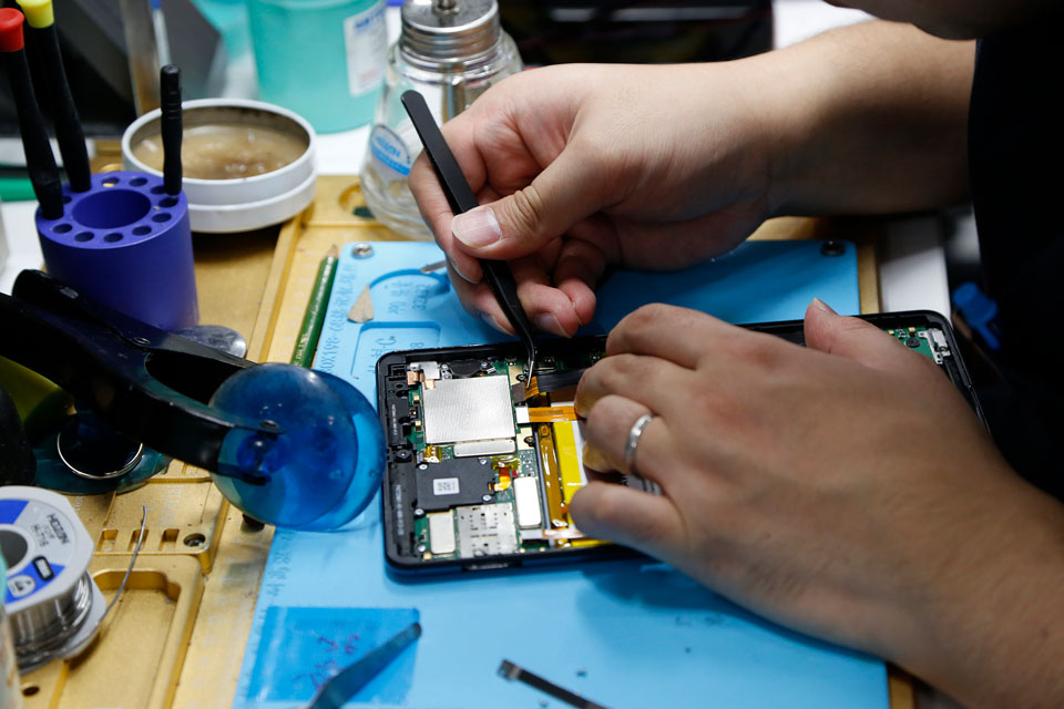 メインボード取り外し作業